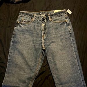 Women’s High Rise Slouchy Straight Size 8 Jean